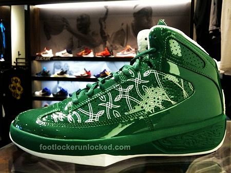 揭秘籃球傳奇雷阿倫的裝備升級之路，最新戰靴亮相！