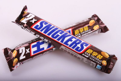 士力架最新廣告臺詞，時(shí)代印記的力量之源