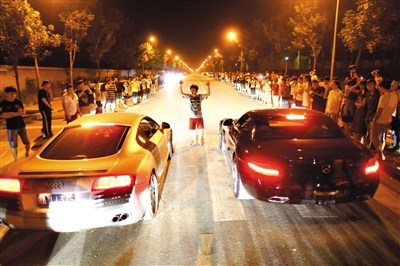 新疆車(chē)禍最新消息，探索自然美景不受阻礙