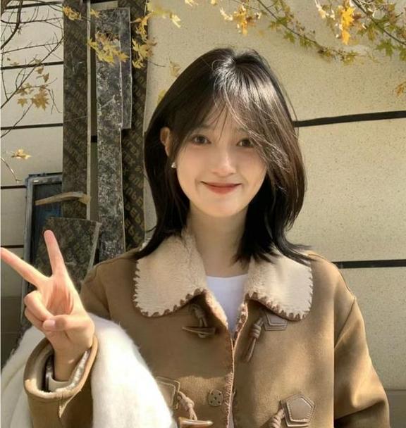 科技與時(shí)尚融合，2024年最新流行發(fā)型展望