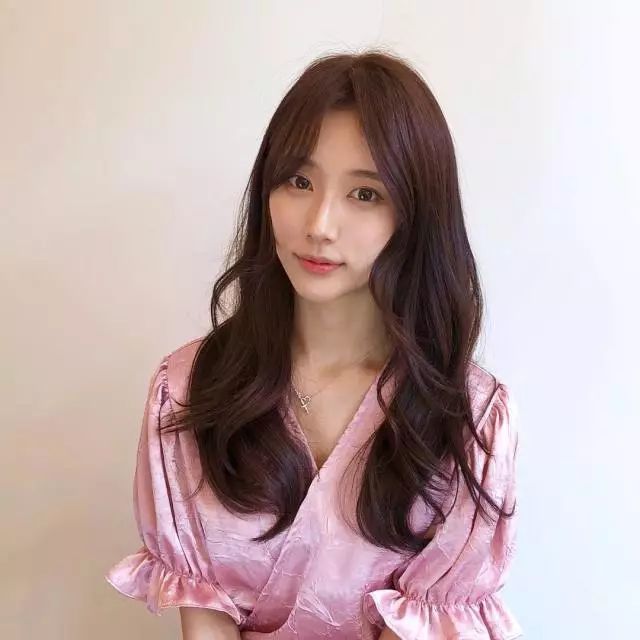 2024中長(cháng)發(fā)最新發(fā)型女，指南與步驟詳解，打造時(shí)尚發(fā)型！