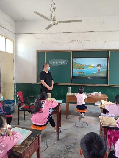 唐河貼吧最新交通事故深度分析與觀(guān)點(diǎn)闡述，事故原因及影響探討