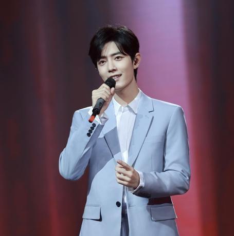 肖戰最新應援點(diǎn)亮科技之光，新品璀璨，生活因你而精彩