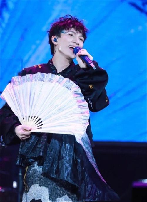 火花最新歌曲，自然美景之旅，探尋內心的平和寧靜