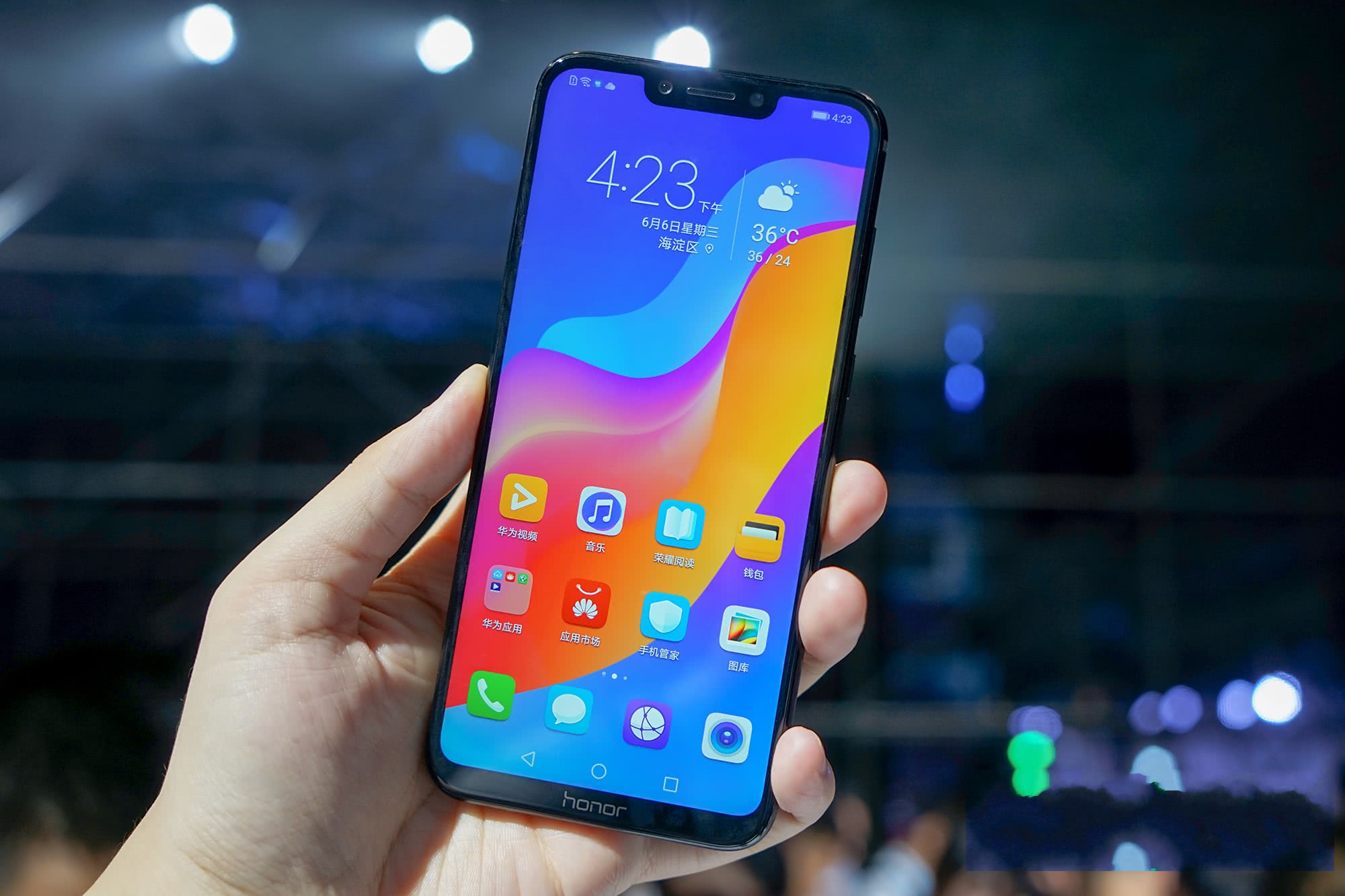 華為最新親手機，與大自然的共舞之旅