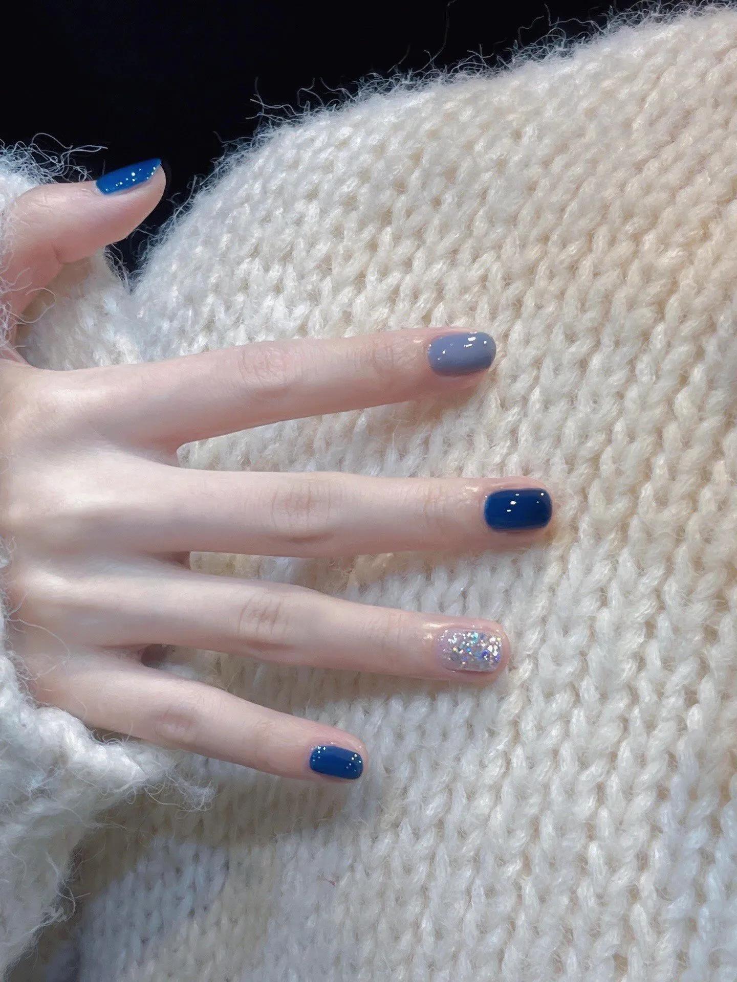 最新美甲時(shí)尚，愛(ài)的色彩與日常陪伴的魅力