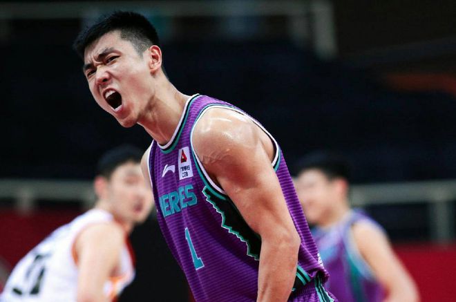 高詩(shī)巖最新動(dòng)態(tài)，籃球新星閃耀賽場(chǎng)，影響力持續擴大