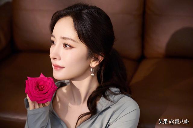 最新楊冪視頻聚焦，熱門(mén)話(huà)題與看點(diǎn)一網(wǎng)打盡