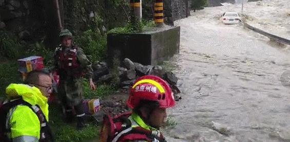 臺風(fēng)最新動(dòng)態(tài)，登陸與變化共舞，自信成就夢(mèng)想之路