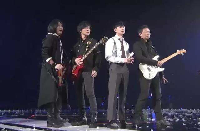 林俊杰最新翻唱歌曲，小巷深處的音樂(lè )與美食之旅