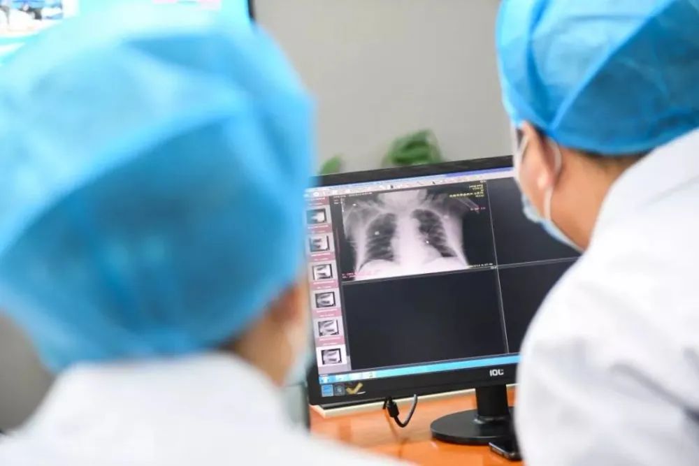 最新疫情動(dòng)態(tài)圖，疫情與歡樂(lè )生活的交織