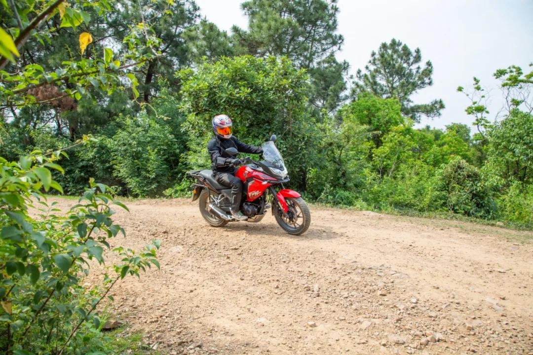 最新本田X車(chē)款評測，小巷深處的駕駛體驗之選