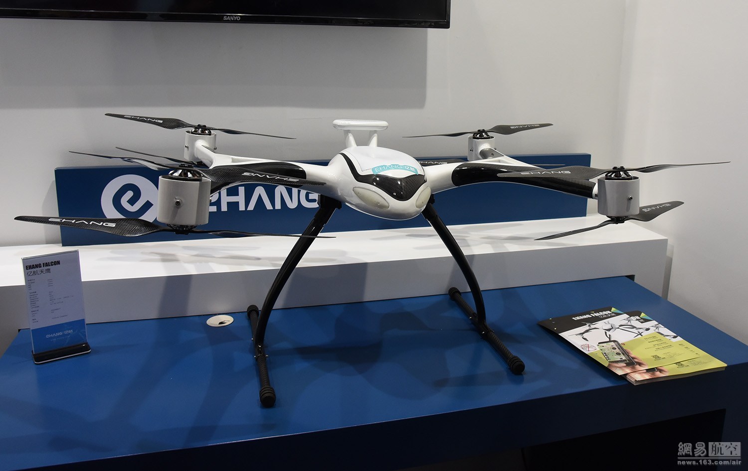 無(wú)人機表演價(jià)格揭秘，背景、發(fā)展及其在特定時(shí)代的地位影響