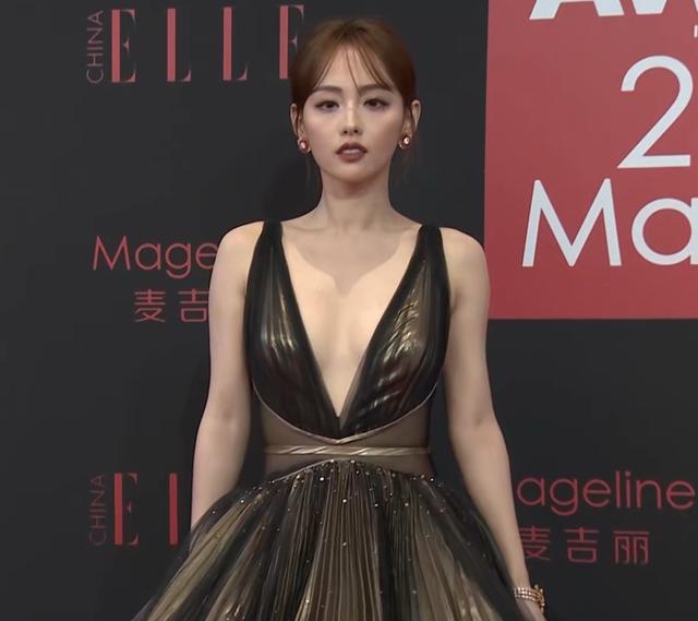 明星開(kāi)放,明星開(kāi)放，公眾人物的透明化現象之我見(jiàn)