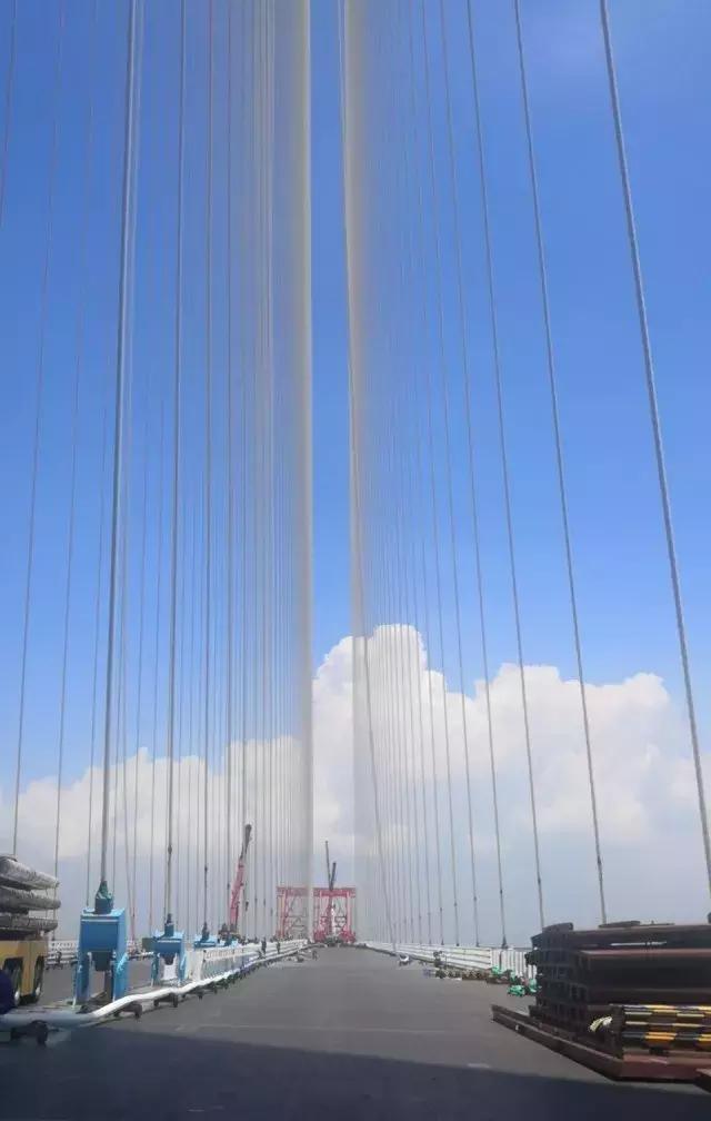 滬通長(cháng)江大橋最新工程動(dòng)態(tài),滬通長(cháng)江大橋最新工程動(dòng)態(tài)，橋上的友情與家的溫馨