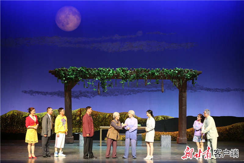 十五的月亮，科技引領(lǐng)重塑生活體驗電視劇