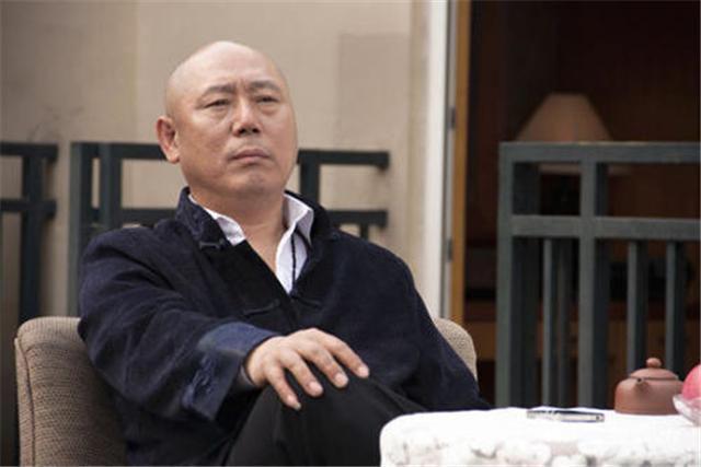 李成儒，從舞臺到熒屏的自信蛻變與成就感滿(mǎn)滿(mǎn)之路