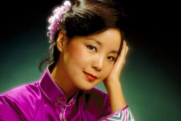 娛樂(lè )圈明星與自然的永恒擁抱，逝去的星光，在自然中閃耀