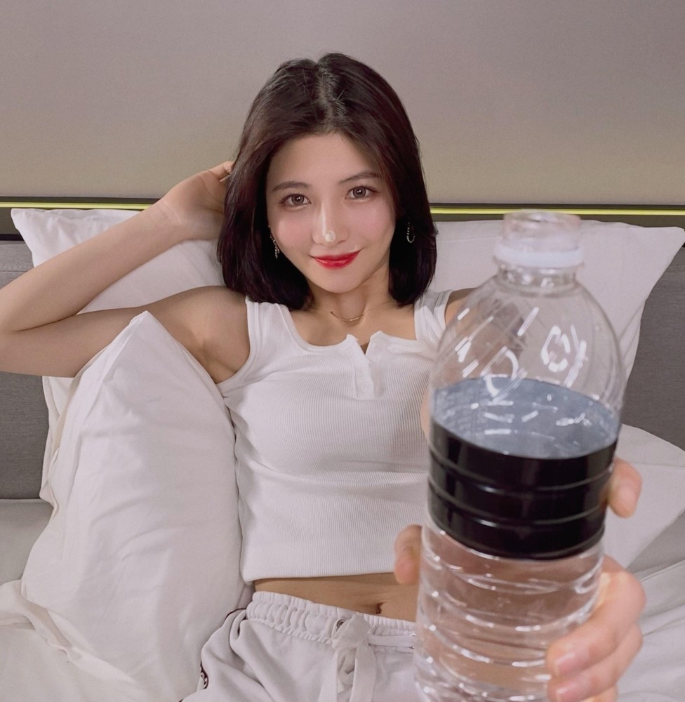 演員李潼，炸裂演技與魅力閃耀小紅書(shū)之星