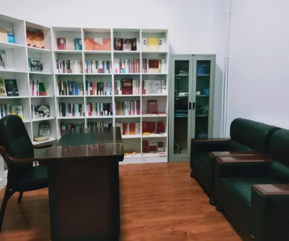 時(shí)代進(jìn)步與農業(yè)創(chuàng  )新，2016年新款花椒收割機亮相