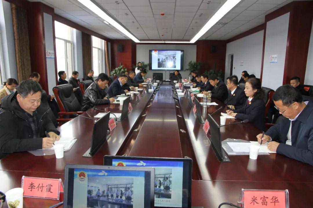 廢品回收新趨勢，小巷中的綠色奇遇之旅