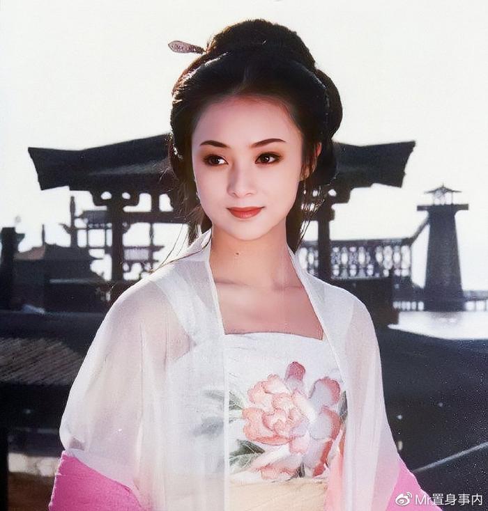 董智芝的表演藝術(shù)之路，如何學(xué)習表演藝術(shù)并邁向舞臺成功之巔