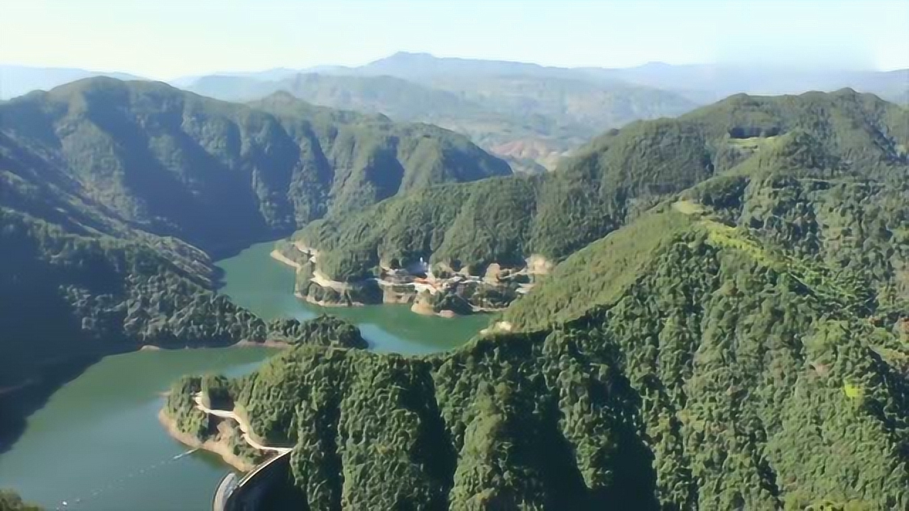 風(fēng)水大師揭秘，墳地選址奧秘與大自然美景的邂逅之旅