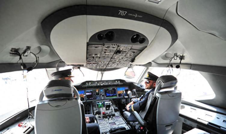 2013年飛機最新報價(jià)深度探討，以當年市場(chǎng)為例