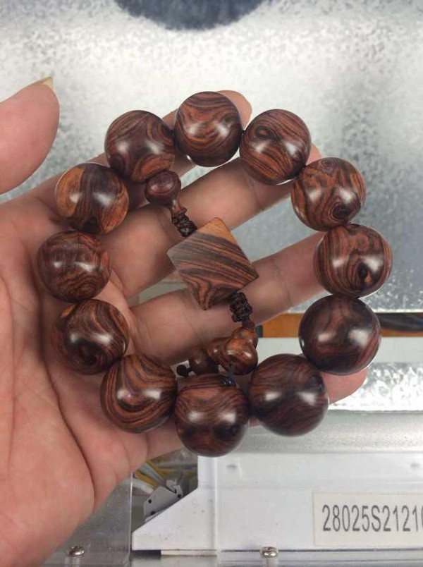 海南黃花梨當前價(jià)格全面指南，最新行情解析與深度解讀