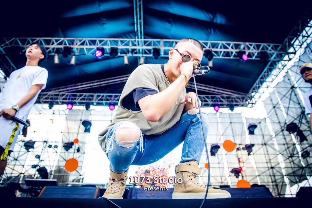 品冠新歌發(fā)布，自信成就夢(mèng)想，正能量點(diǎn)亮人生之歌