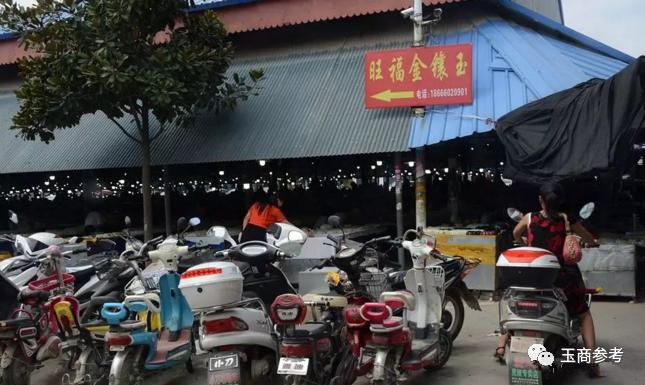 鎮平貼吧科技新品亮相，體驗未來(lái)生活新紀元最新動(dòng)態(tài)