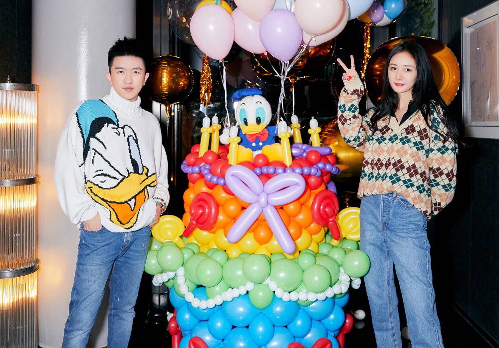 最新生日圖片分享，小巷深處的特色小店，生日探索之旅啟程！