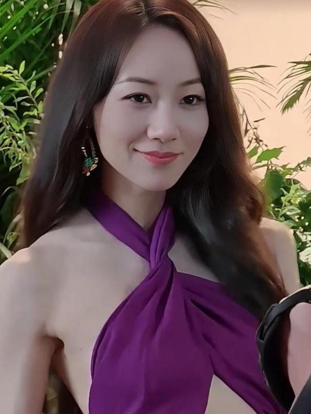 女性頭像時(shí)尚潮流演變，最新風(fēng)尚與2025年流行趨勢預測