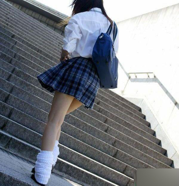 最新女校服，時(shí)代變遷中的校園風(fēng)尚標志