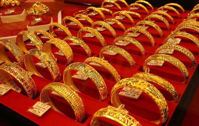最新黃金回收價(jià)格老鳳祥，科技重塑黃金價(jià)值，引領(lǐng)未來(lái)生活體驗